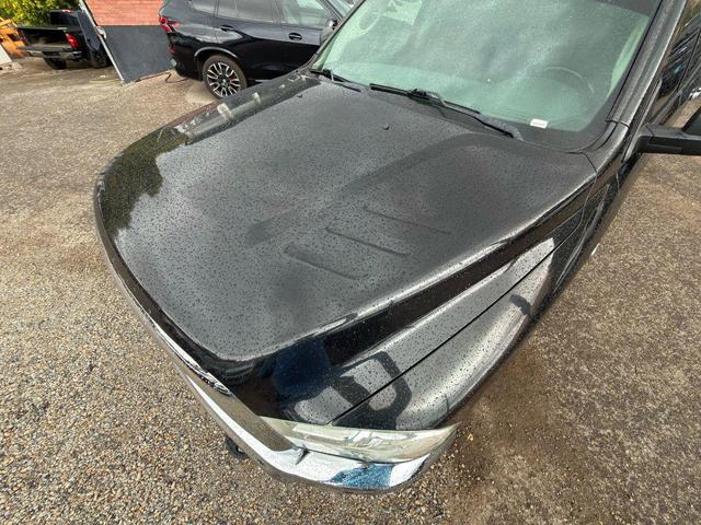Photo of 2018 Brilliant Black Crystal Pearlcoat RAM 2500