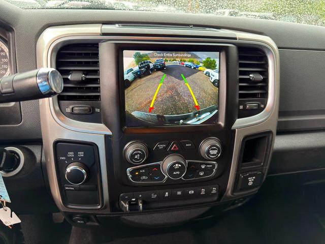 Photo of 2018 Brilliant Black Crystal Pearlcoat RAM 2500