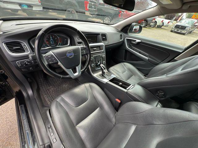 Photo of 2015 Black Volvo V60