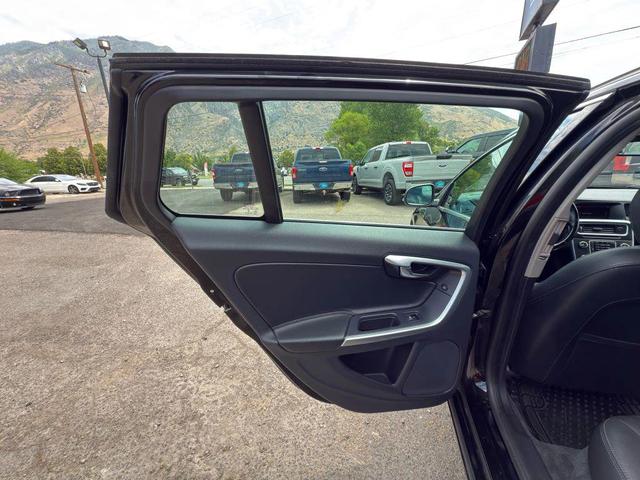 Photo of 2015 Black Volvo V60