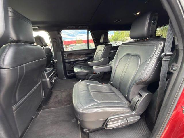 Photo of 2018 Ruby Red Metallic Tinted Clearcoat Ford Expedition Max