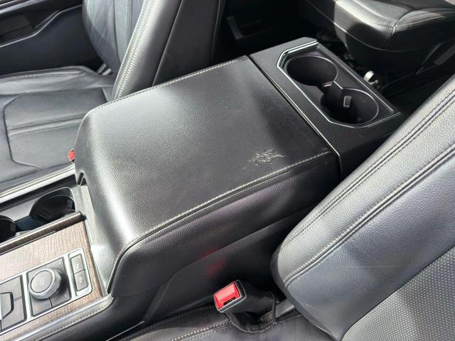 Photo of 2018 Ruby Red Metallic Tinted Clearcoat Ford Expedition Max