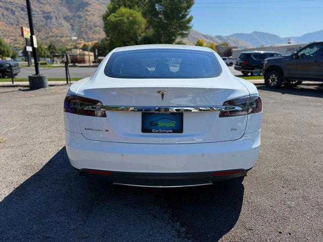Photo of 2016 White Tesla Model S