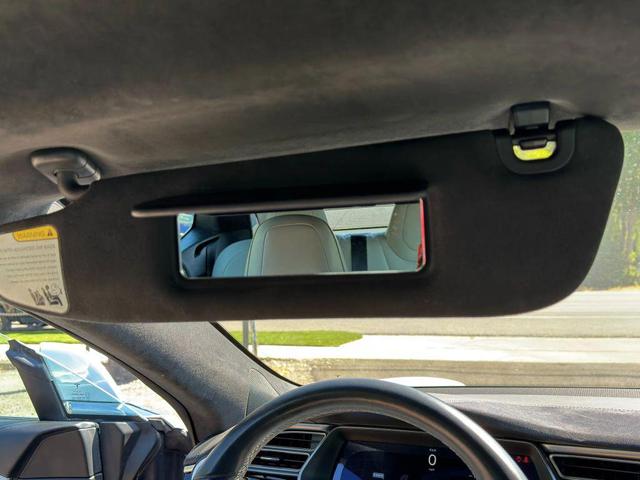Photo of 2016 White Tesla Model S