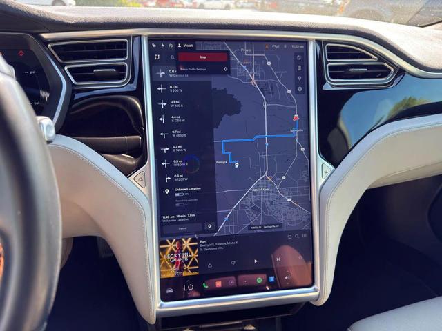 Photo of 2016 White Tesla Model S