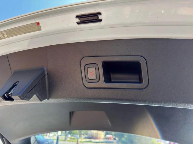 Photo of 2016 White Tesla Model S