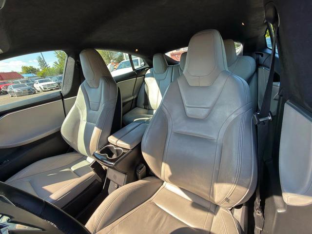 Photo of 2016 White Tesla Model S