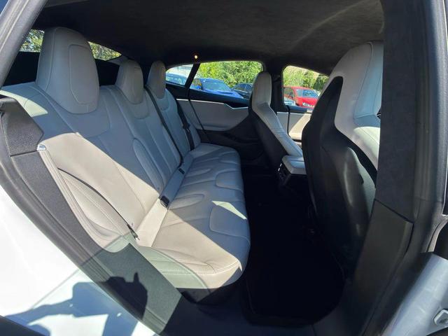 Photo of 2016 White Tesla Model S