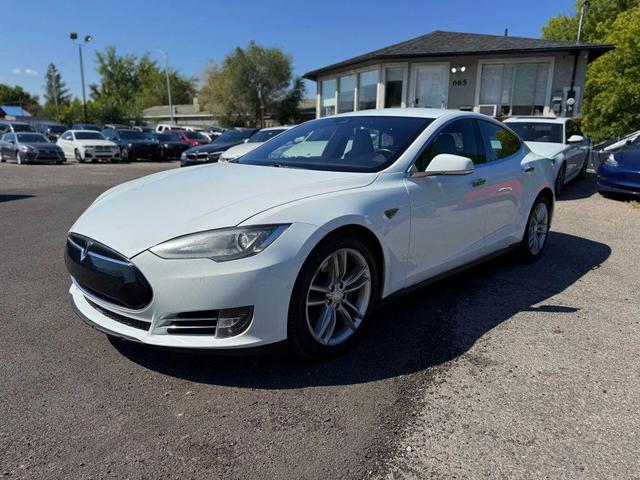 Photo of 2016 White Tesla Model S