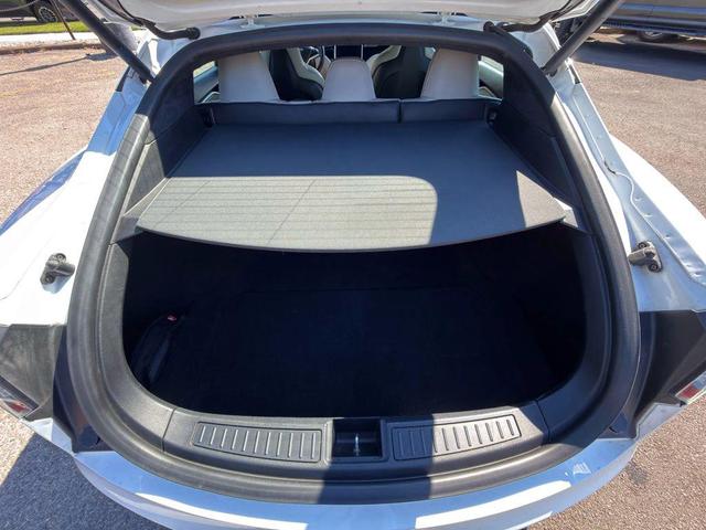 Photo of 2016 White Tesla Model S