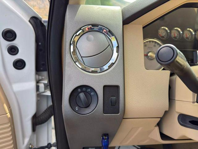 Photo of 2008 Oxford White Clearcoat Ford F-350