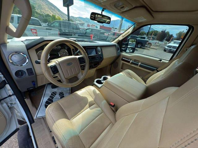 Photo of 2008 Oxford White Clearcoat Ford F-350
