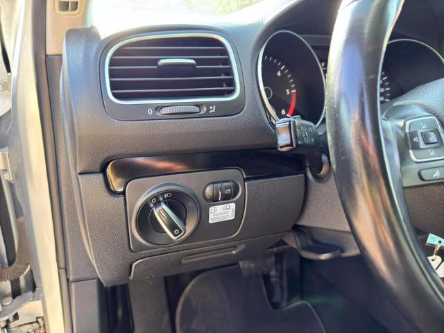 Photo of 2013 Reflex Silver Metallic Volkswagen Jetta SportWagen