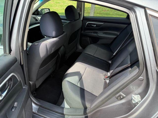 Photo of 2016 Gun Metallic Nissan Altima