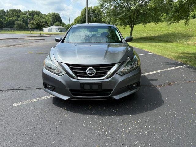 Photo of 2016 Gun Metallic Nissan Altima
