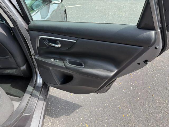 Photo of 2016 Gun Metallic Nissan Altima
