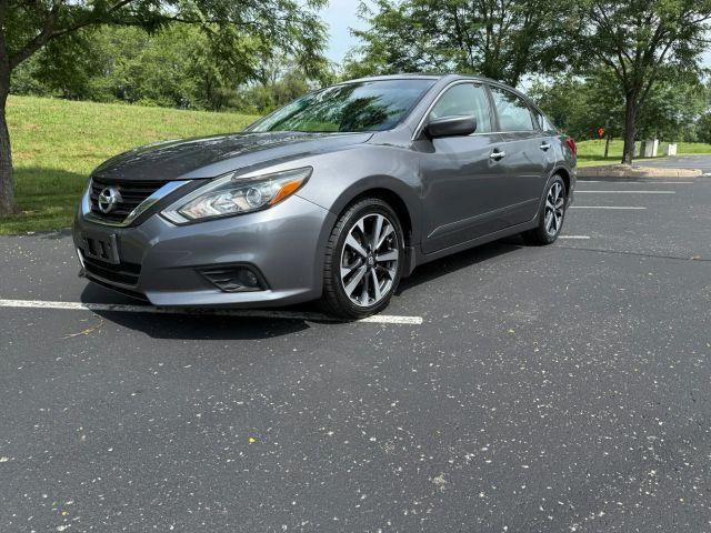 Photo of 2016 Gun Metallic Nissan Altima