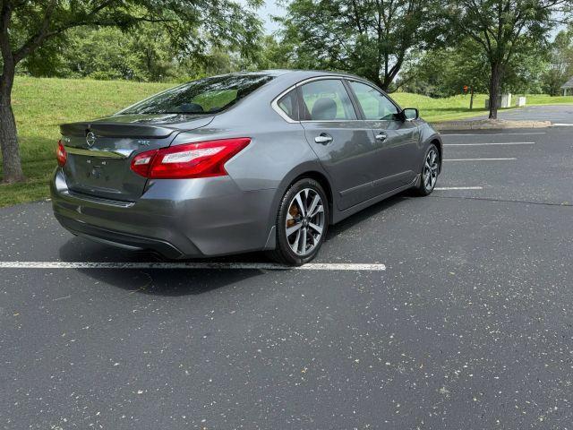 Photo of 2016 Gun Metallic Nissan Altima