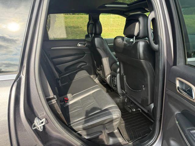 Photo of 2016 Gray Jeep Grand Cherokee