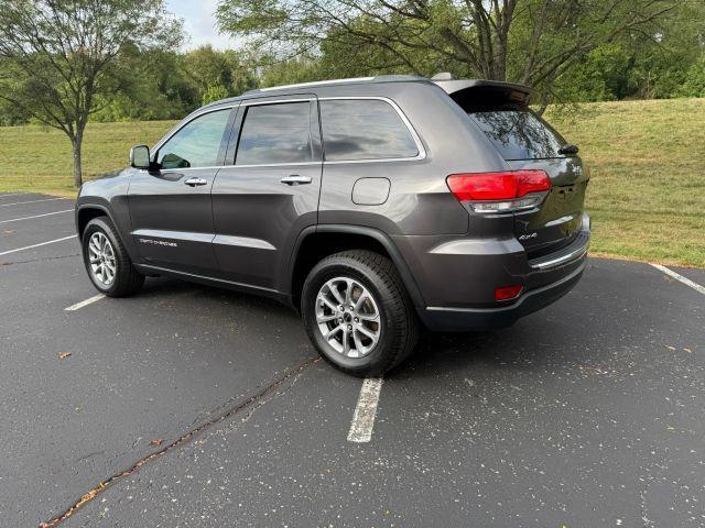 Photo of 2016 Gray Jeep Grand Cherokee