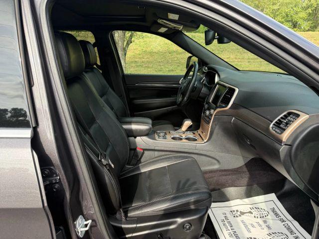 Photo of 2016 Gray Jeep Grand Cherokee