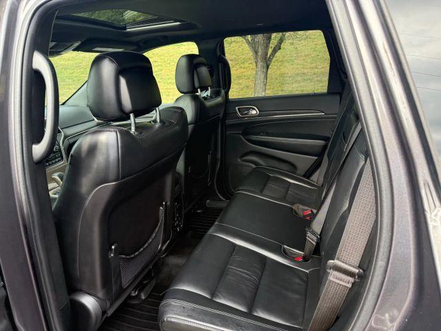Photo of 2016 Gray Jeep Grand Cherokee