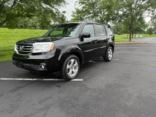 Photo of 2012 Black Honda Pilot