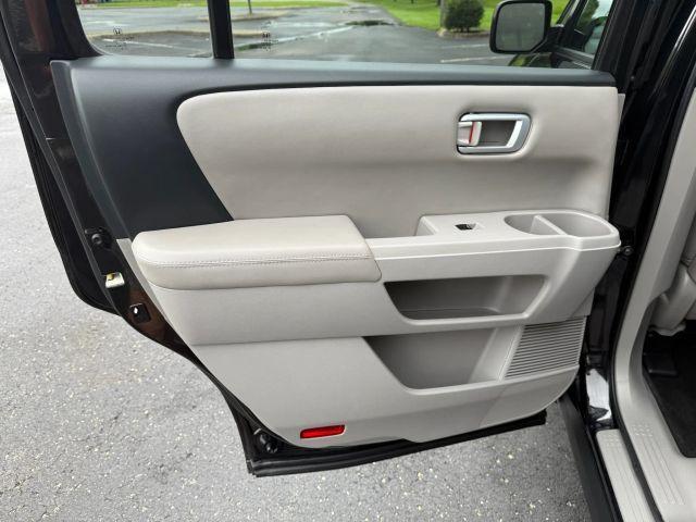 Photo of 2012 Black Honda Pilot