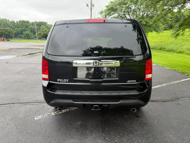 Photo of 2012 Black Honda Pilot