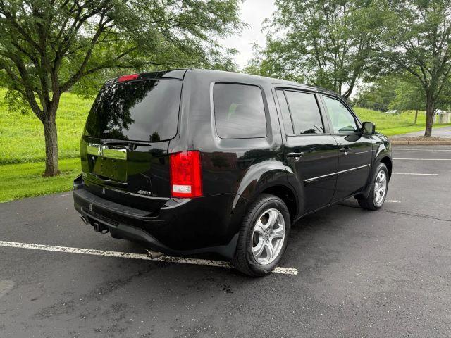 Photo of 2012 Black Honda Pilot