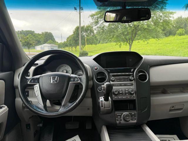 Photo of 2012 Black Honda Pilot