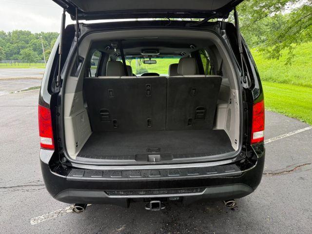 Photo of 2012 Black Honda Pilot