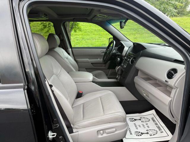 Photo of 2012 Black Honda Pilot