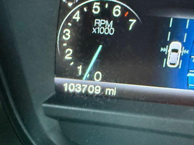 Photo of 2015 White Ford Explorer