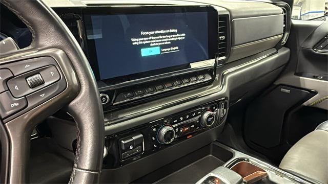 Photo of 2022 Black Chevrolet Silverado 1500