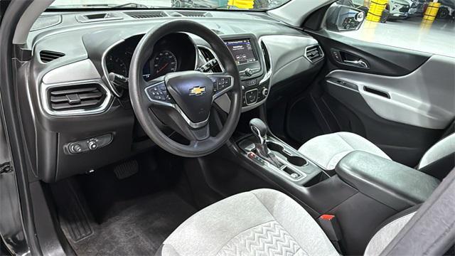Photo of 2022 Mosaic Black Metallic Chevrolet Equinox