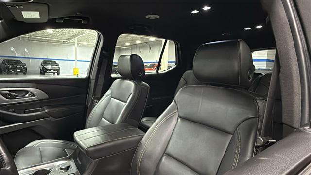 Photo of 2022 Mosaic Black Metallic Chevrolet Traverse