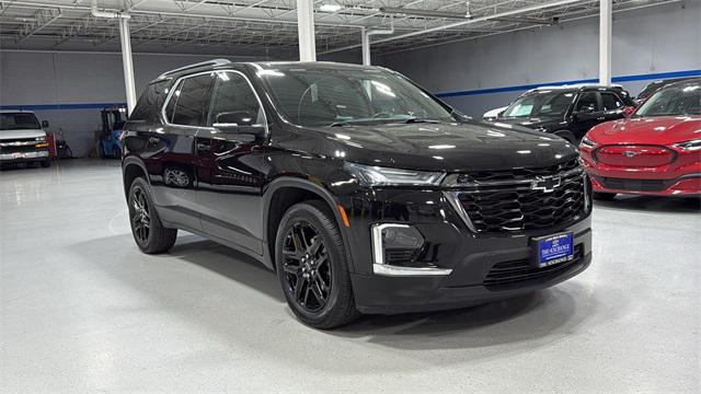 Photo of 2022 Mosaic Black Metallic Chevrolet Traverse