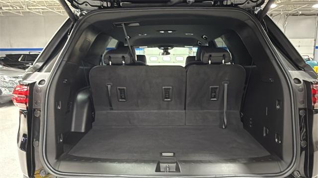 Photo of 2022 Mosaic Black Metallic Chevrolet Traverse
