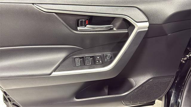 Photo of 2024 Midnight Black Metallic Toyota RAV4