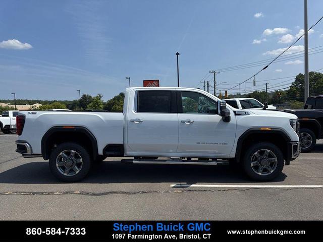 Photo of 2025 Summit White GMC Sierra 2500