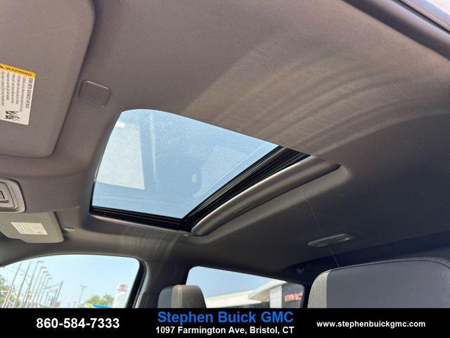 Photo of 2025 Summit White GMC Sierra 2500