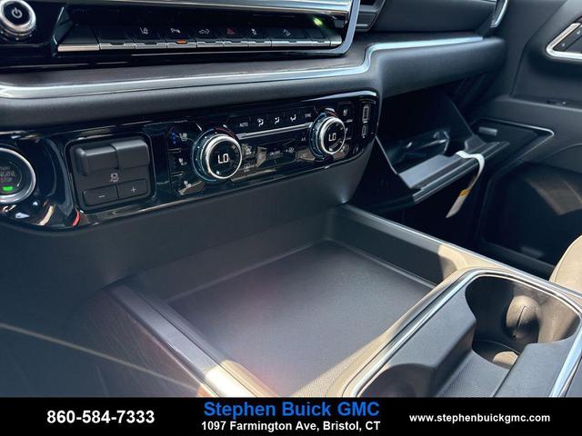 Photo of 2025 Summit White GMC Sierra 2500
