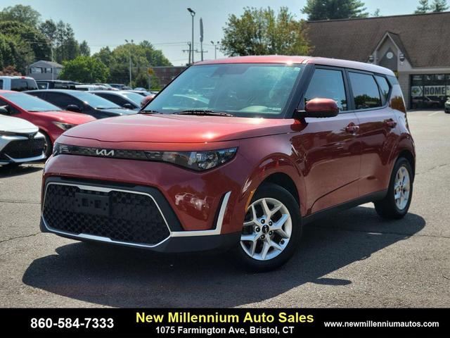 Photo of 2023 Mars Orange Kia Soul