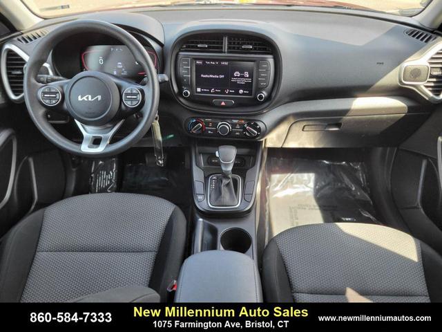 Photo of 2023 Mars Orange Kia Soul