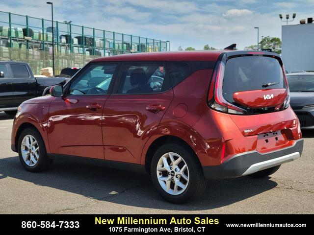 Photo of 2023 Mars Orange Kia Soul