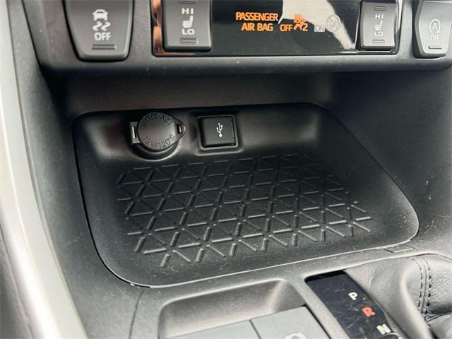 Photo of 2022 White Toyota RAV4