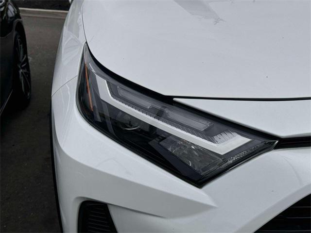Photo of 2022 White Toyota RAV4