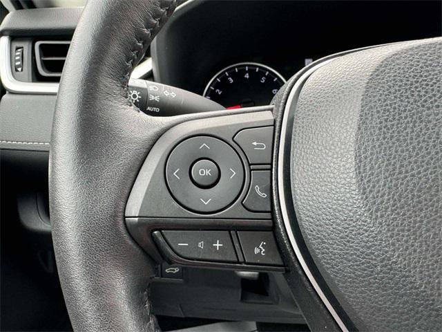 Photo of 2022 White Toyota RAV4