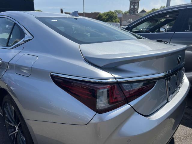 Photo of 2024 Iridium Lexus ES 350
